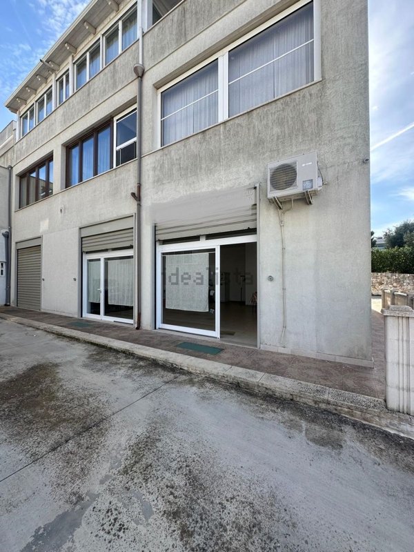 locale commerciale in vendita ad Ostuni