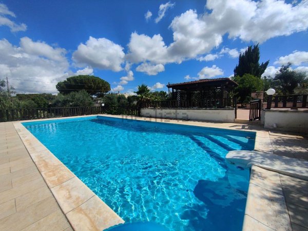 casa indipendente in vendita ad Ostuni