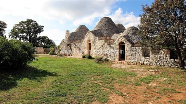 casa indipendente in vendita ad Ostuni in zona Pilone