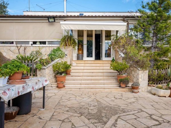 casa indipendente in vendita ad Ostuni