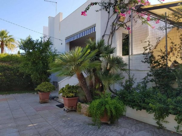 casa indipendente in vendita ad Ostuni in zona Pilone
