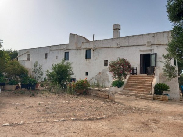 negozio in vendita ad Ostuni