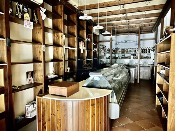 locale commerciale in vendita ad Ostuni