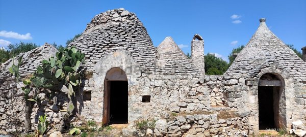 esavano in vendita ad Ostuni