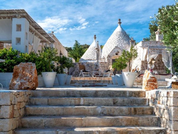negozio in vendita ad Ostuni in zona Villanova