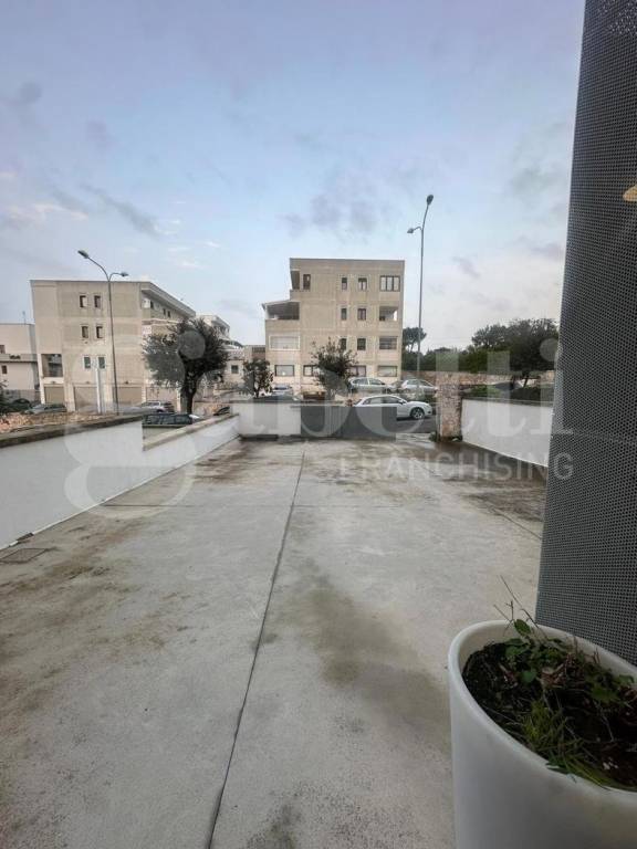 negozio in vendita ad Ostuni in zona Ramunno Secondo