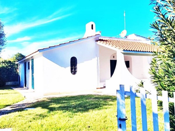 casa indipendente in vendita ad Ostuni in zona Rosa Marina
