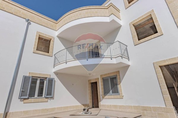 casa indipendente in vendita ad Ostuni in zona Rosa Marina