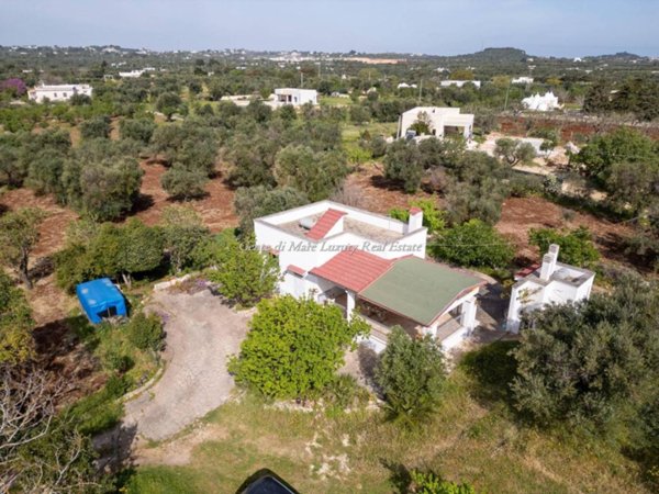 casa indipendente in vendita ad Ostuni in zona Villanova