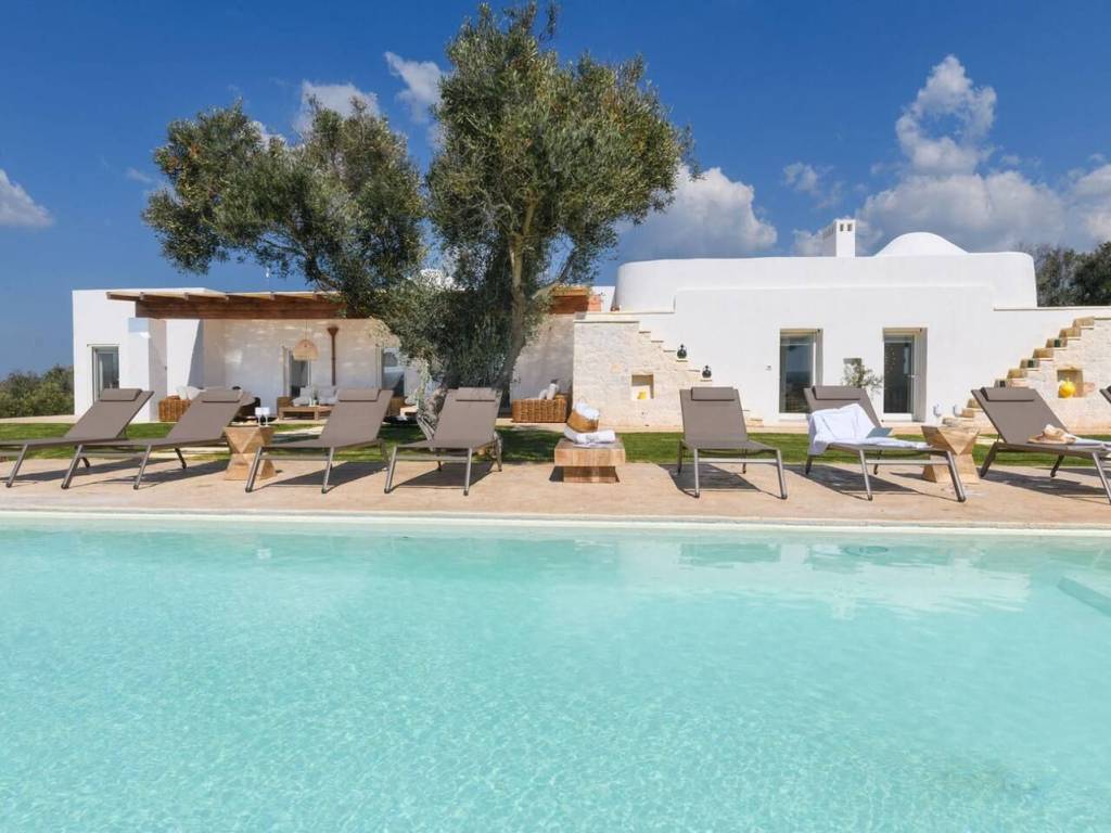 casa indipendente in vendita ad Ostuni in zona Rosa Marina