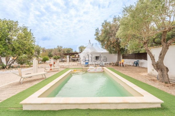 quadrivano in vendita ad Ostuni