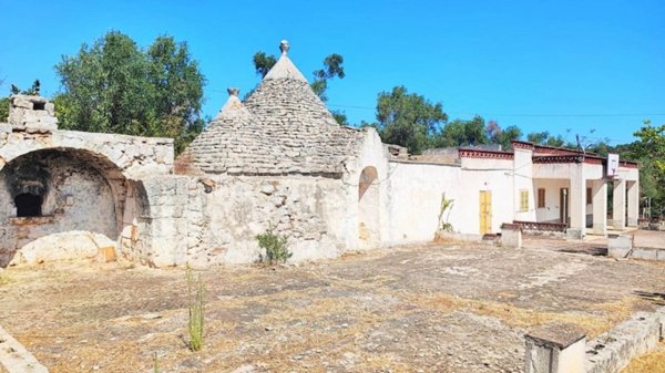 quadrivano in vendita ad Ostuni