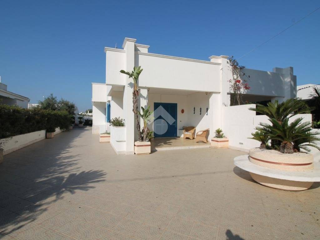 casa indipendente in vendita ad Ostuni in zona Pilone