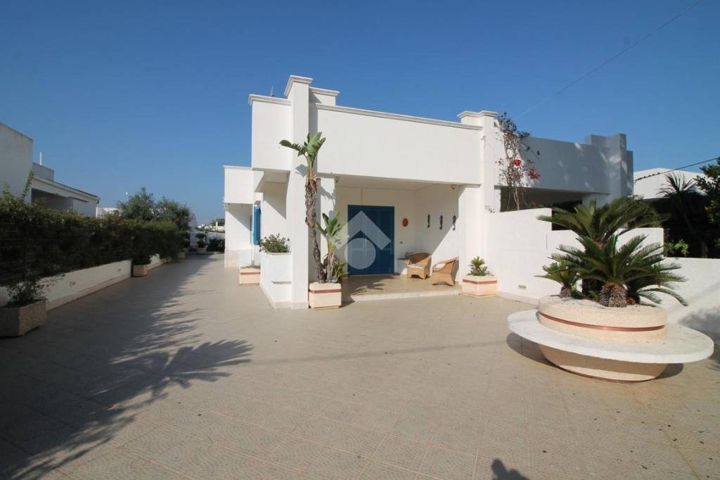 casa indipendente in vendita ad Ostuni in zona Pilone