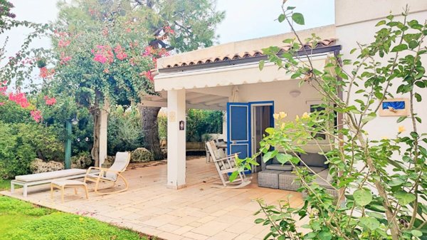 casa indipendente in vendita ad Ostuni in zona Rosa Marina