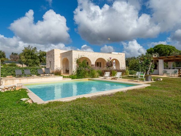 casa indipendente in vendita ad Ostuni