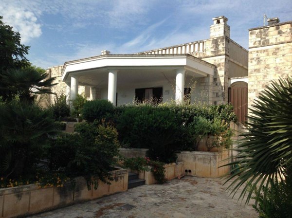casa indipendente in vendita ad Ostuni in zona Pilone