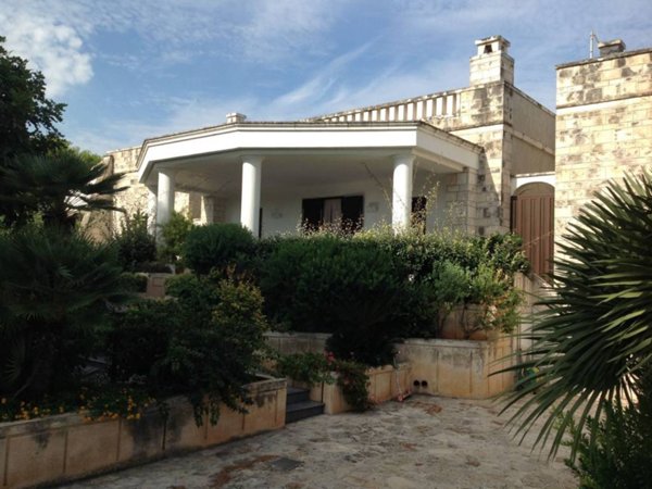 casa indipendente in vendita ad Ostuni in zona Pilone