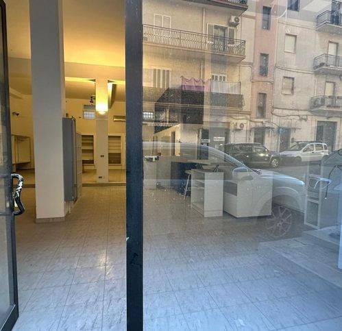 negozio in vendita ad Ostuni