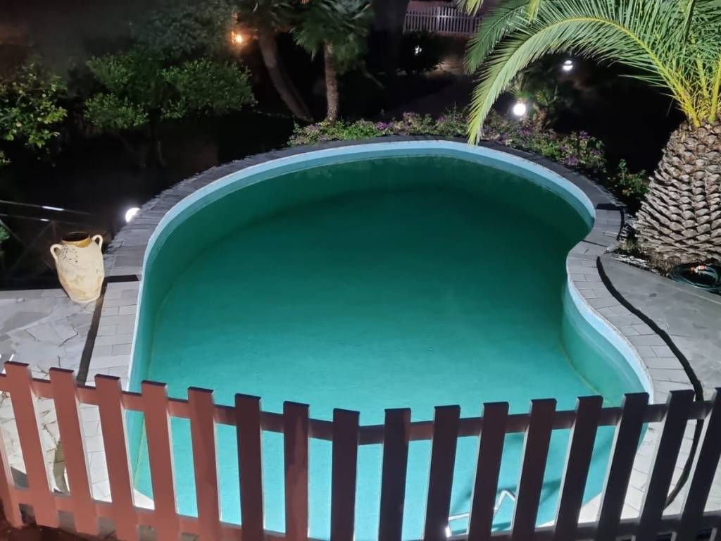 villa in vendita ad Ostuni in zona Rosa Marina