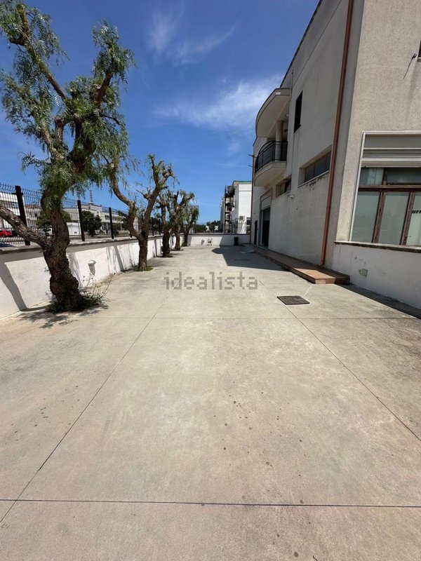 locale commerciale in vendita ad Ostuni