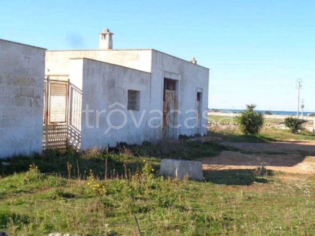 casa indipendente in vendita ad Ostuni in zona Rosa Marina