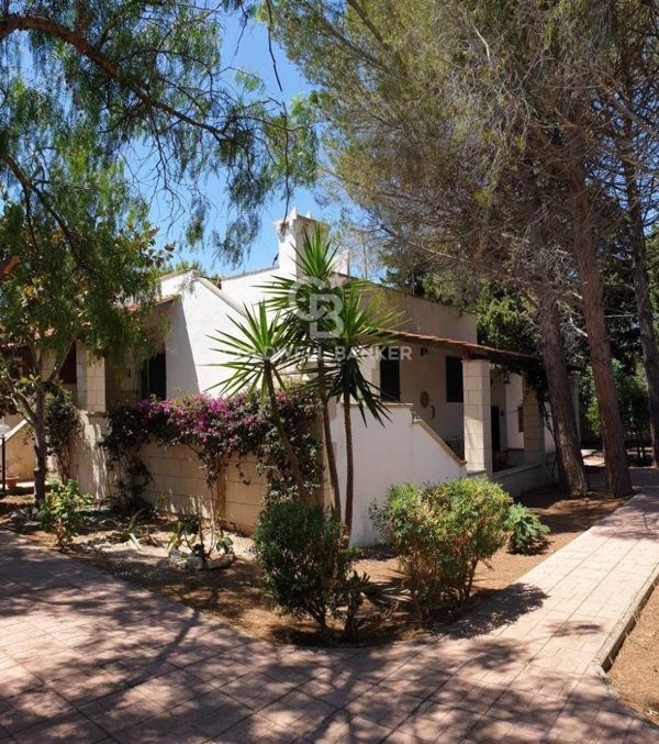 casa indipendente in vendita ad Ostuni in zona Villanova