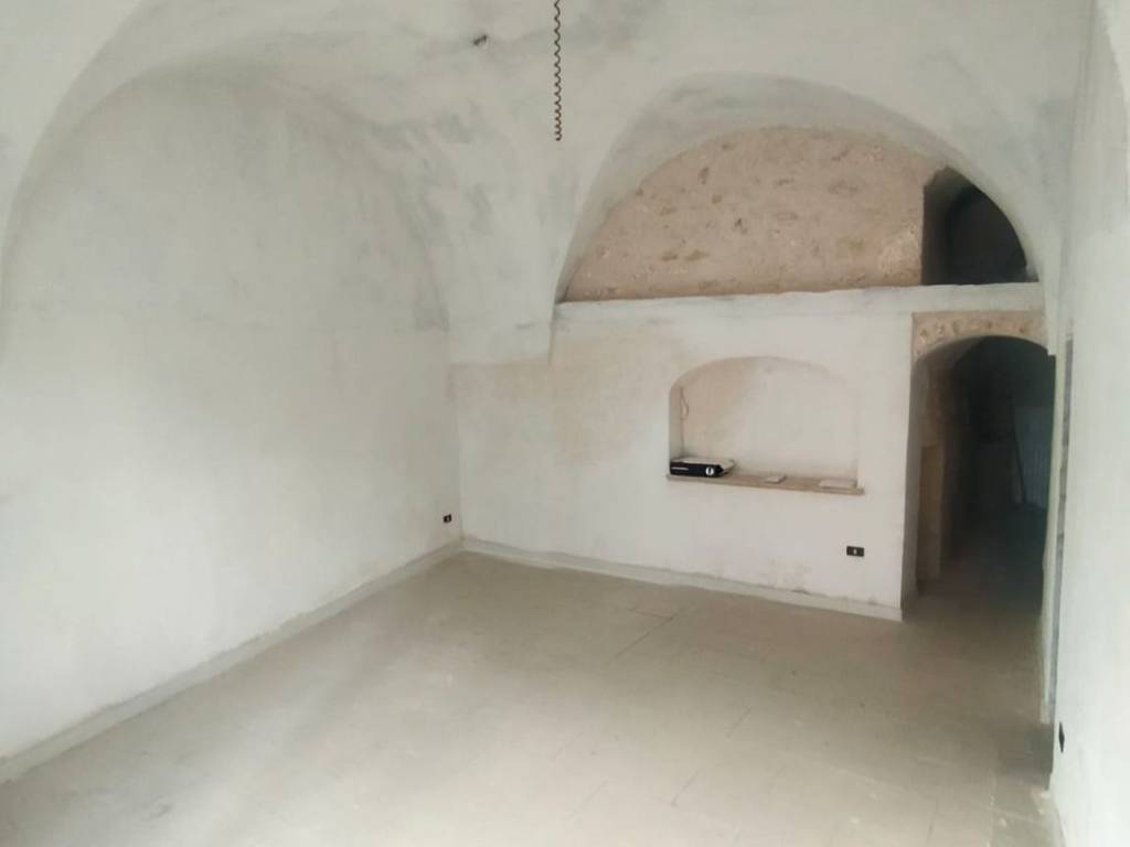 negozio in vendita ad Ostuni