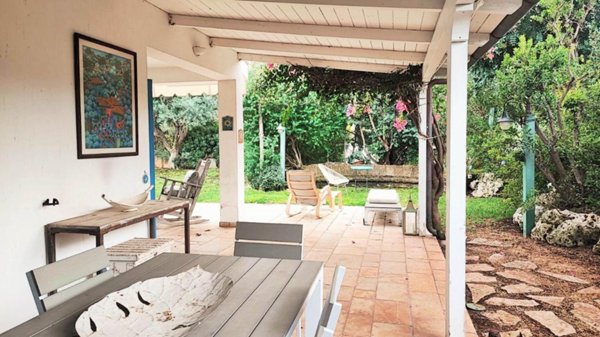 casa indipendente in vendita ad Ostuni in zona Rosa Marina