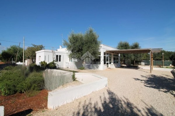 casa indipendente in vendita ad Ostuni