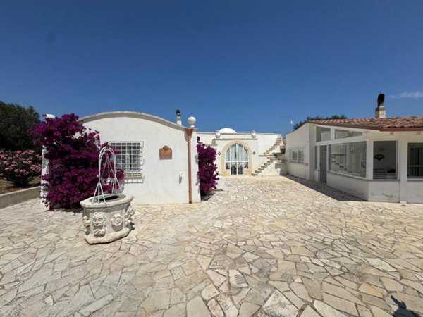 casa indipendente in vendita ad Ostuni