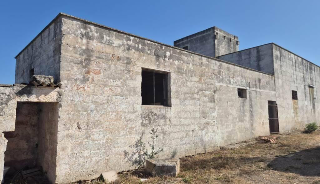 negozio in vendita ad Ostuni