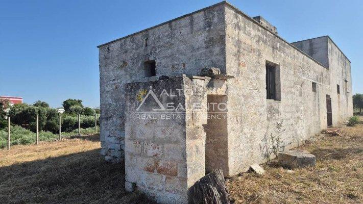 negozio in vendita ad Ostuni