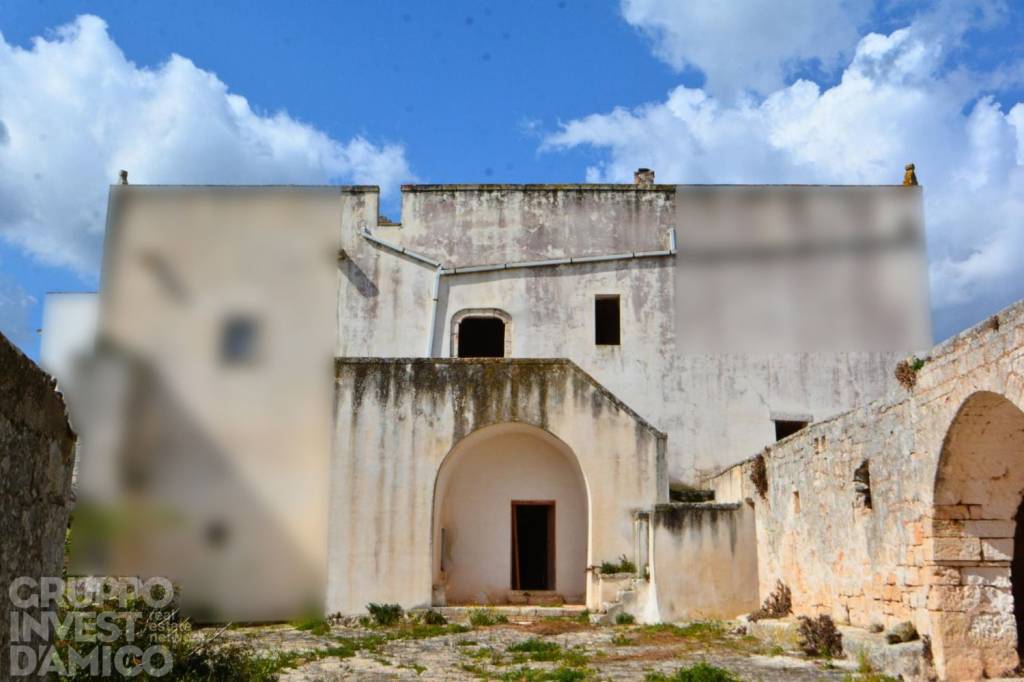 quadrivano in vendita ad Ostuni