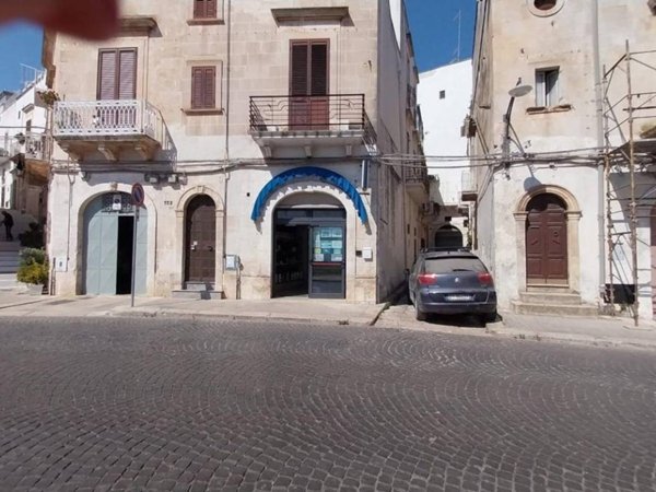 negozio in vendita ad Ostuni