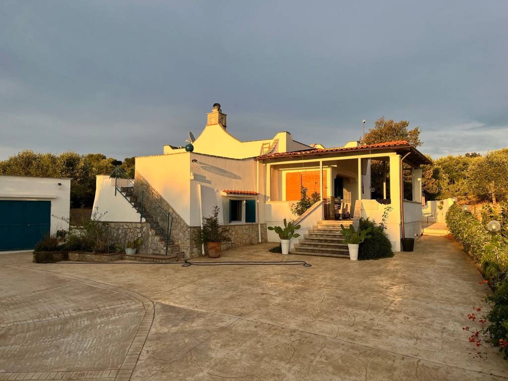 casa indipendente in vendita ad Ostuni