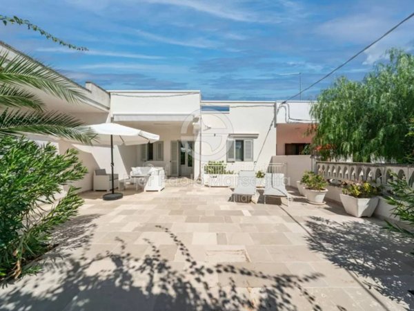 casa indipendente in vendita ad Ostuni in zona Villanova