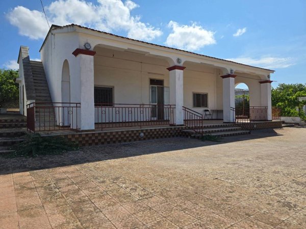 casa indipendente in vendita ad Ostuni