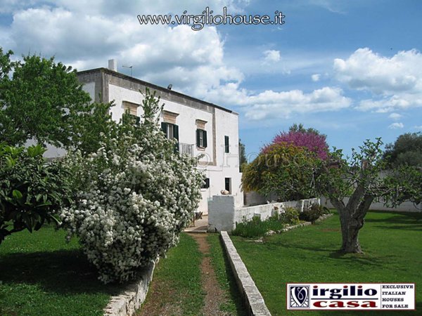 casa indipendente in vendita ad Ostuni in zona Rosa Marina