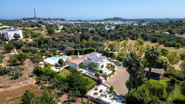 casa indipendente in vendita ad Ostuni in zona Villanova