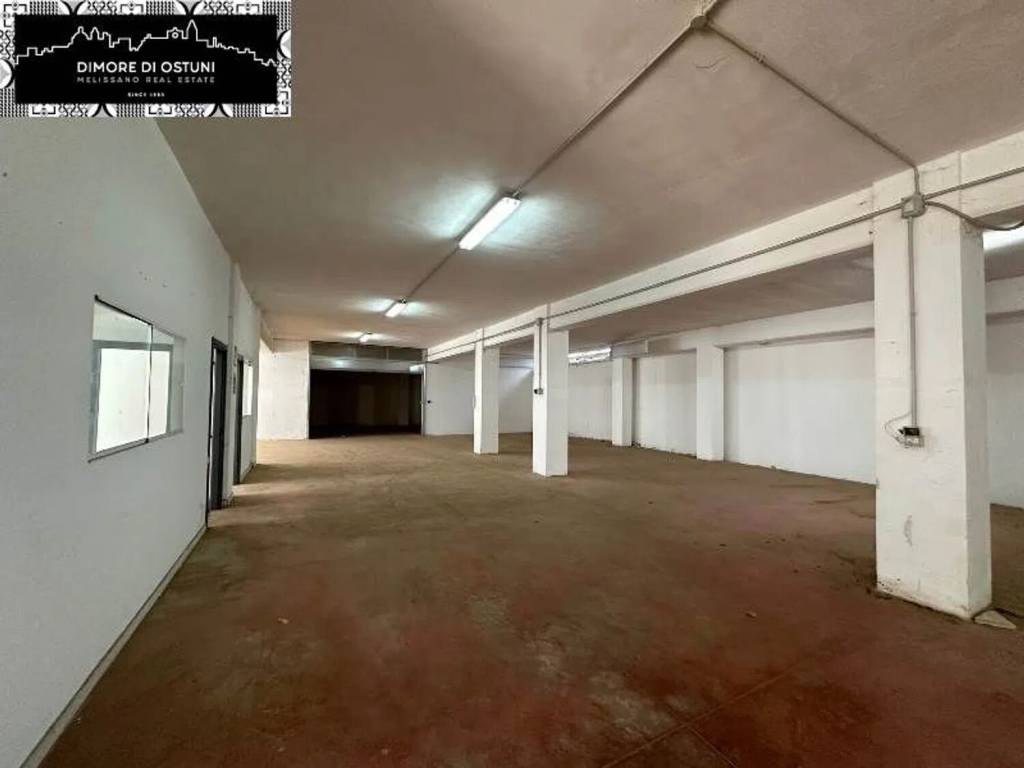 locale commerciale in vendita ad Ostuni
