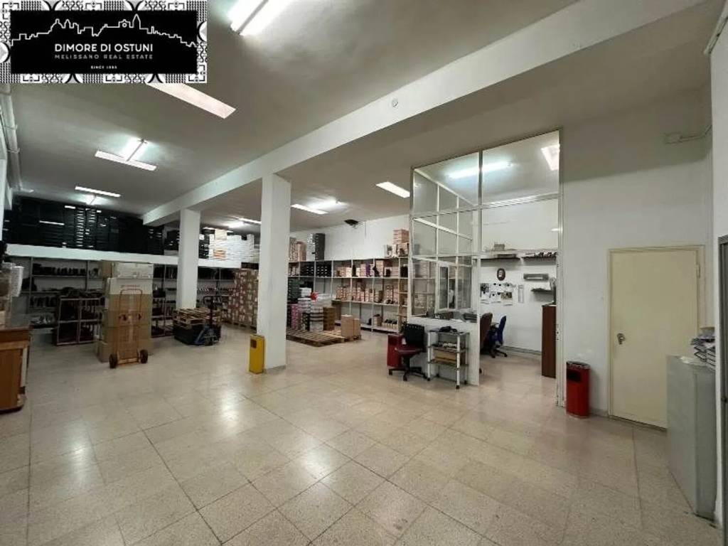locale commerciale in vendita ad Ostuni
