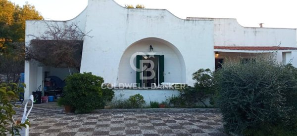 casa indipendente in vendita ad Ostuni in zona Pilone