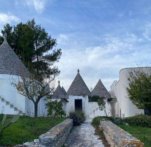 pentavano in vendita ad Ostuni