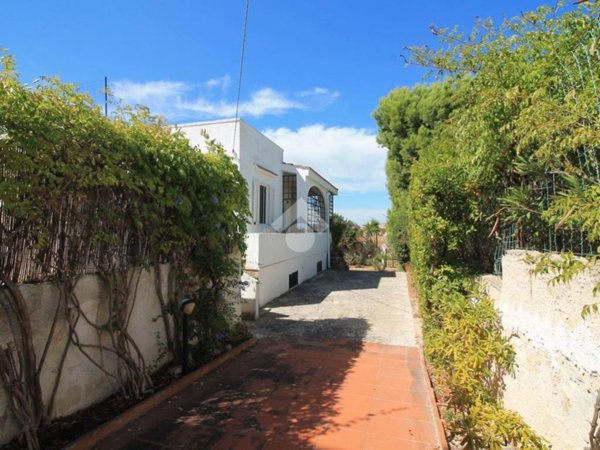 casa indipendente in vendita ad Ostuni in zona Pilone