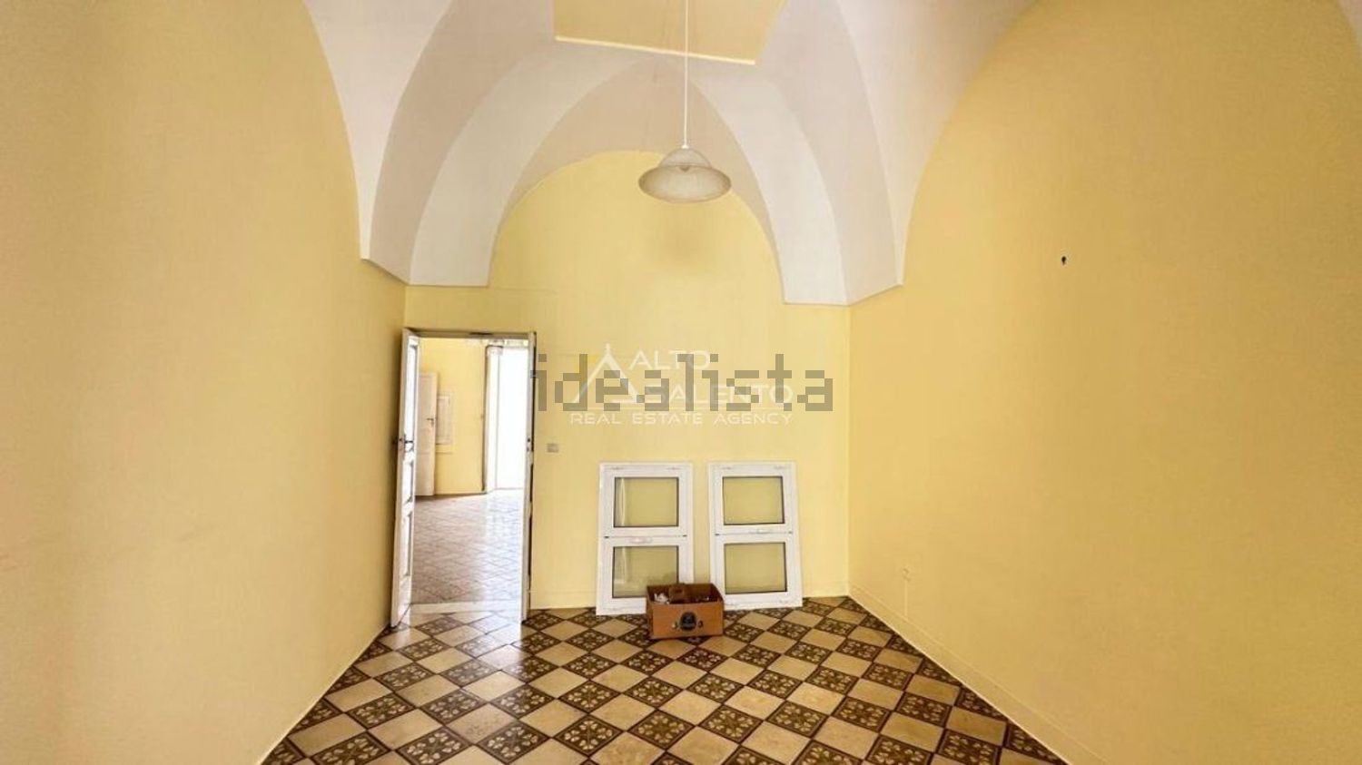 pentavano in vendita ad Ostuni