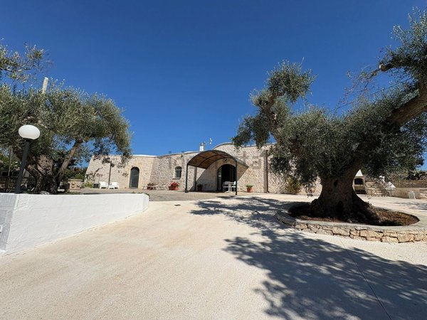 esavano in vendita ad Ostuni