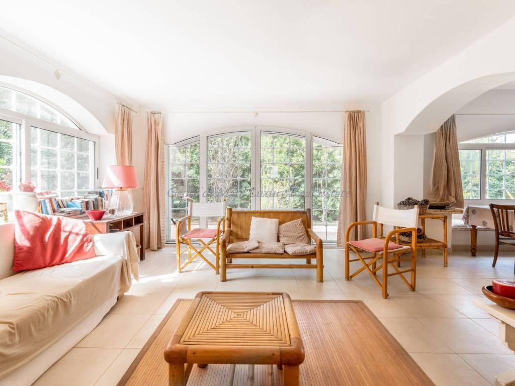 casa indipendente in vendita ad Ostuni in zona Rosa Marina