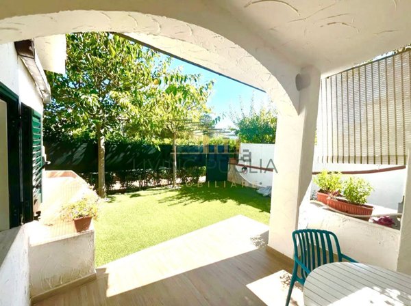 casa indipendente in vendita ad Ostuni in zona Rosa Marina