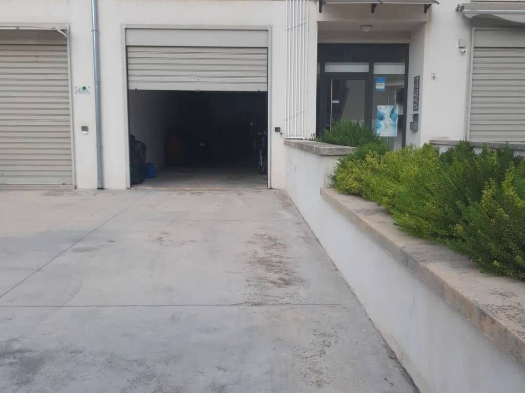 negozio in vendita ad Ostuni